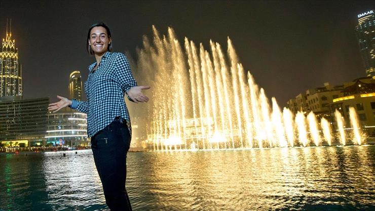 Fontanny Dubaj_2 - Caroline Garcia Visits The Dubai Fountain Boardwalk BQ.jpg