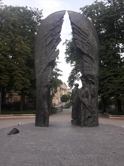 2019.06.15 - Kielce - 006 - Pomnik Armii Krajowej.jpg